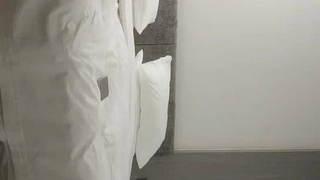 把女语文老师的处破了泄密！青岛学妹谢梦娜打游戏性爱流出【简 介内有约炮渠道】