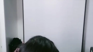黑人医生在大学里给学生一个铁杆肛交
