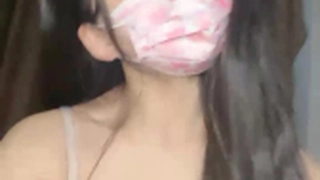 厨房里做饭勾引进来的儿子乱伦的后妈