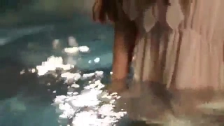 50岁阿姨依然丰腴犹存用行动征服小伙子