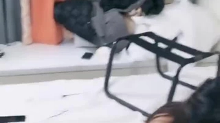 可爱的少女在模特试镜期间被内射