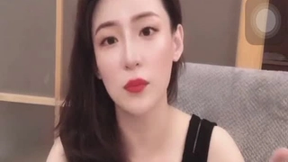 业余拉丁裔女友在高清中给出性感口交