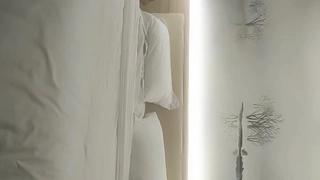 身材白嫩非常清纯的美女zw插穴叫的真麻