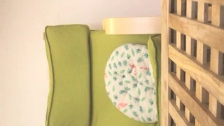 业余青少年在网络摄像头房间里展示他们的身体